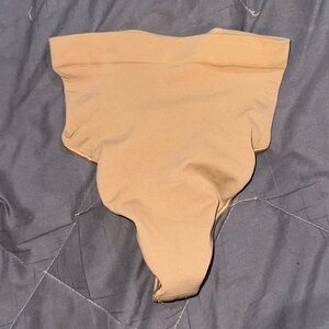 SKIMS SCULPTING THONG